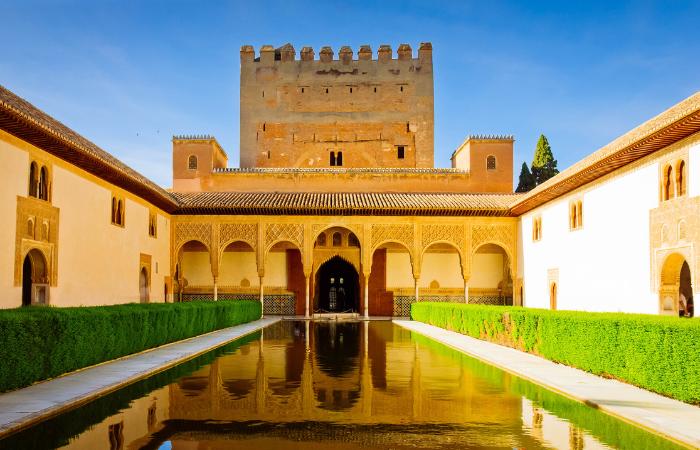 Granada la Alhambra, patio de los arrayanes
