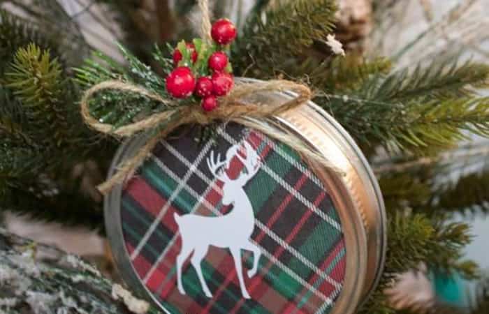 adornos de navidad con material reciclado para el árbol