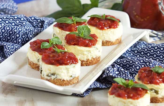 Cheesecakes con mermelada de tomate
