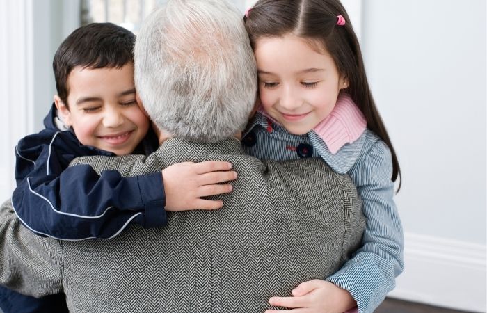 ¿Qué le pasa al abuelito? Cómo explicar a los niños qué es el alzhéimer