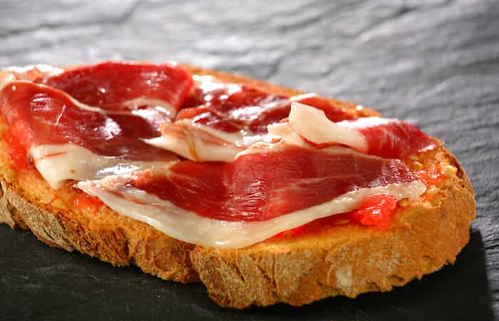 tapas de tosta con jamón