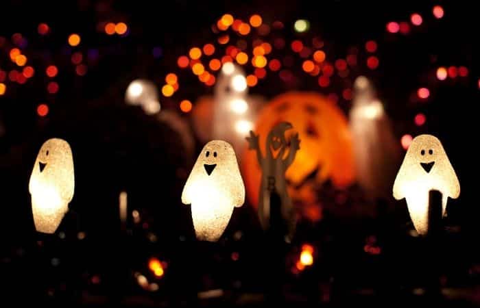 Juegos de Halloween: caza a los fantasmas a oscuras