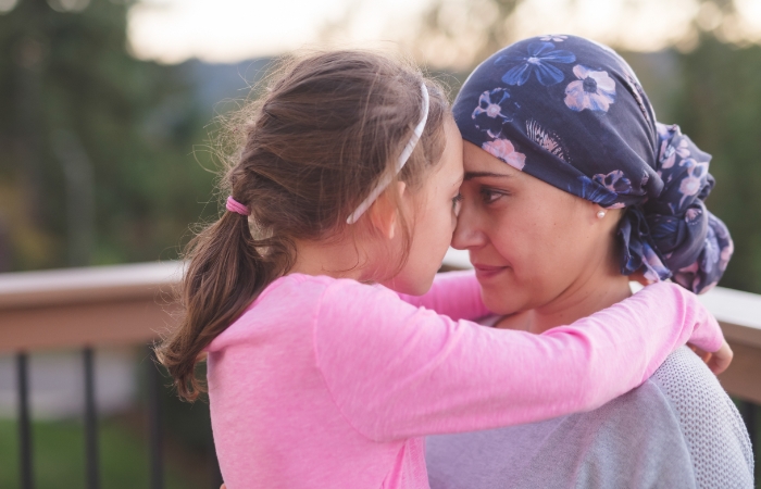 A qué edad debemos empezar a concienciar a nuestras hijas para que acudan a revisiones para prevenir el cáncer de mama