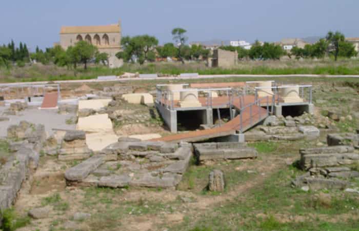 Foro de la ciudad romana de Pollentia