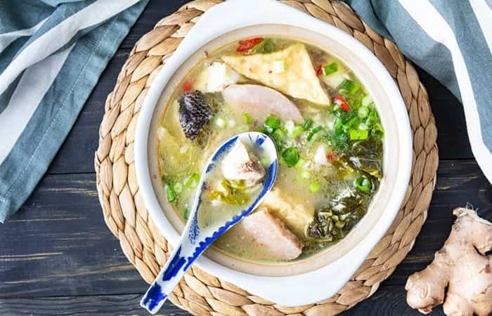 sopa de pescado oriental