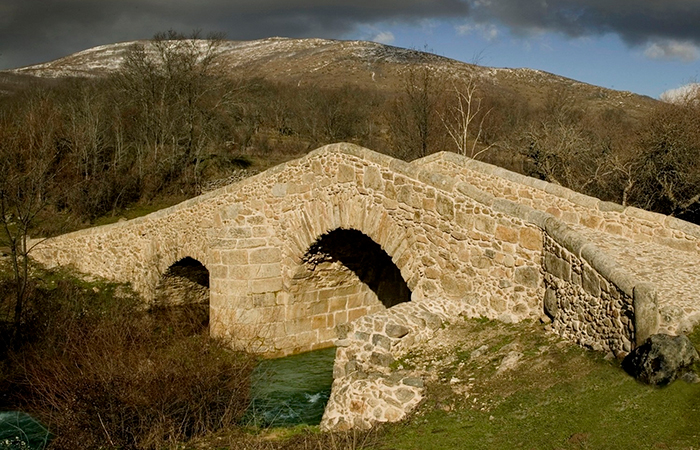 Puente medieval en las cercanías de Canencia