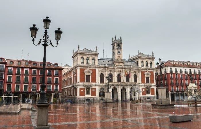 Sitios, imprescindibles de las provincias del interior de España: Valladolid, plaza Mayor
