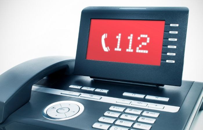 El número de emergencias, el 112, en la pantalla de un teléfono
