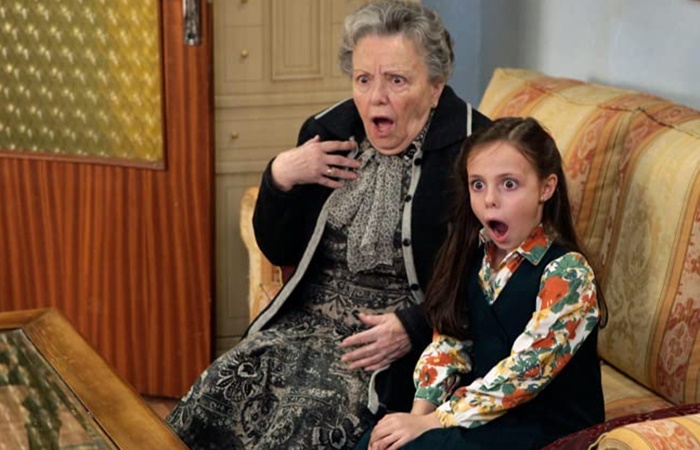 Escena de 'Cuéntame' con la abuela Herminia. Abuelos de la televisión