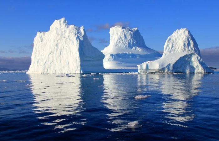 Gigantescos icebergs en sus aguas