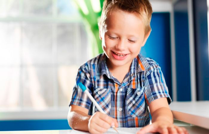 Actividades de escritura creativa para el tiempo de ocio para los niños