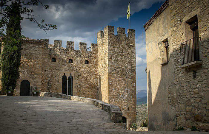 Castillo de Montsonís, parte de la ruta de los castillos del Sió