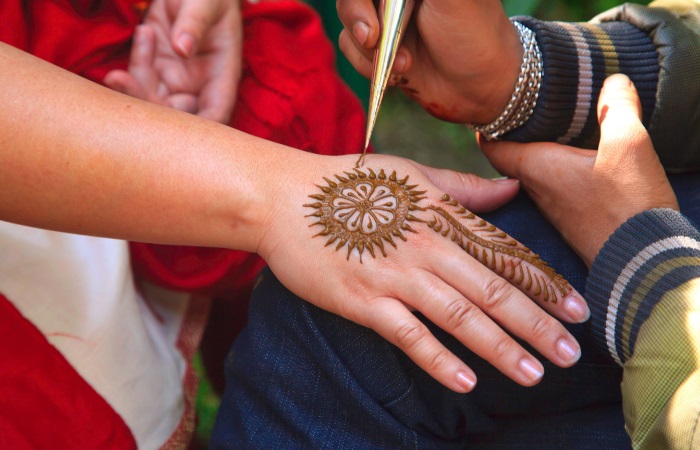 Tatuajes de henna negra y de henna natural