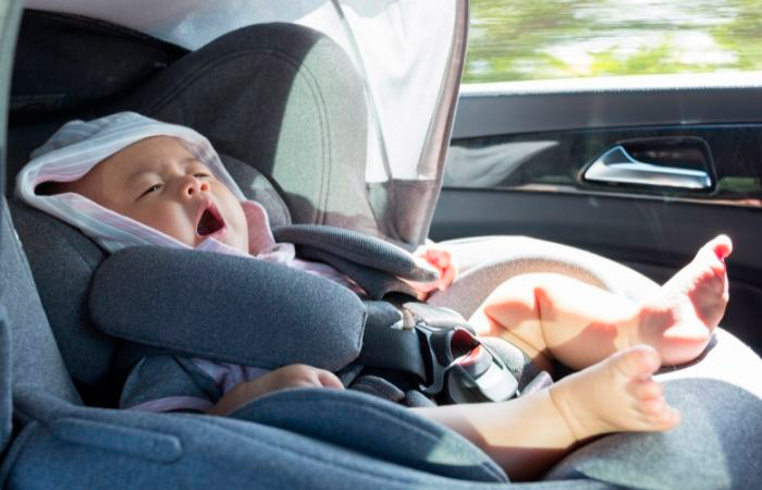 Golpe de calor en el coche cuando va un bebé en su sillita