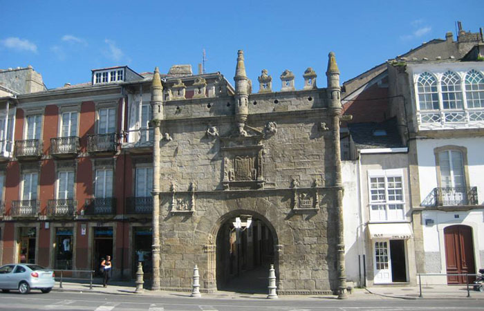 Puerta de Carlos V, en Viveiro, Lugo