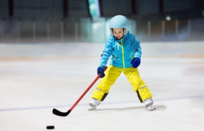 Dolor en las costillas por la práctica de algún deporte, (hockey sobre hielo)