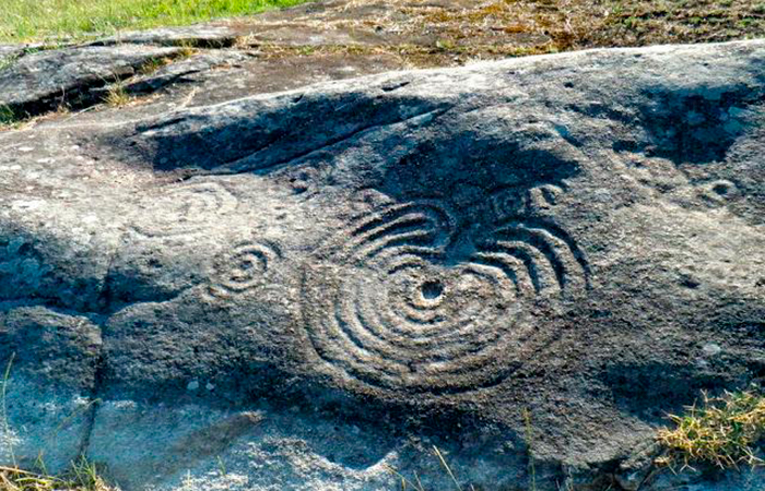 Petroglifos de Mogor 