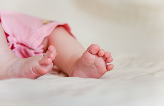 Nombres originales de niña: pies de bebé
