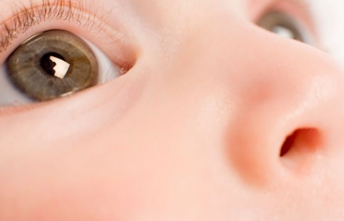 Cuándo les cambia el color de ojos a los bebés iris