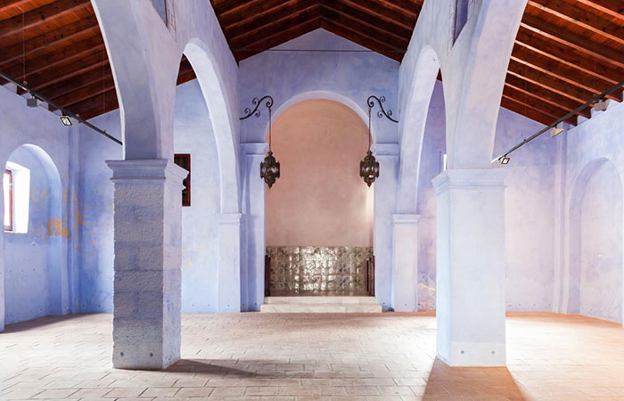 Interior de la ermita de Santa Cruz, en Chelva