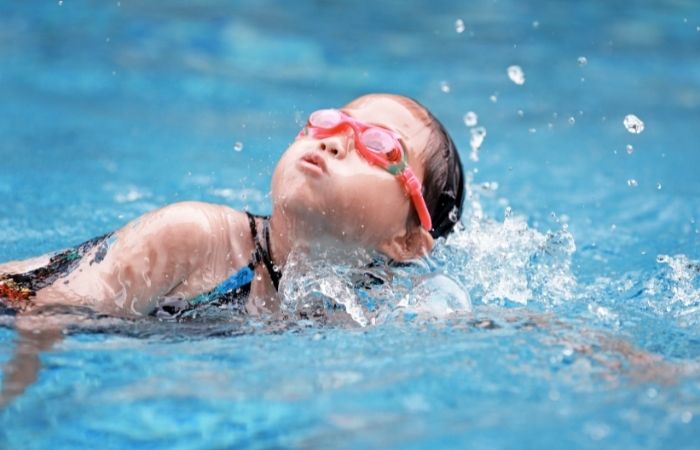 natación deportes acuáticos para niños