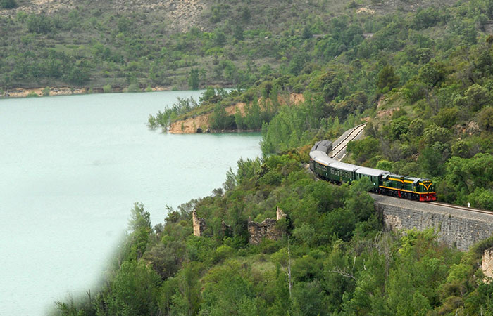 Tren dels Llacs por la Sierra del Montsec, en Lleida