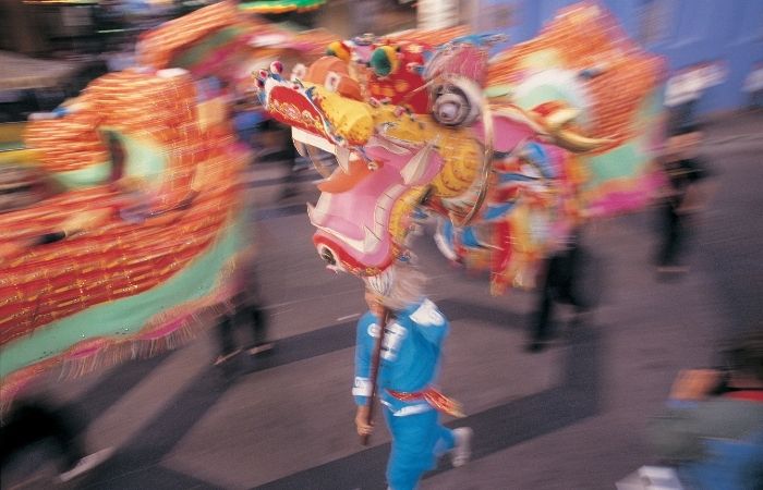 Janucá y otras celebraciones de año nuevo: danza del dragón, China