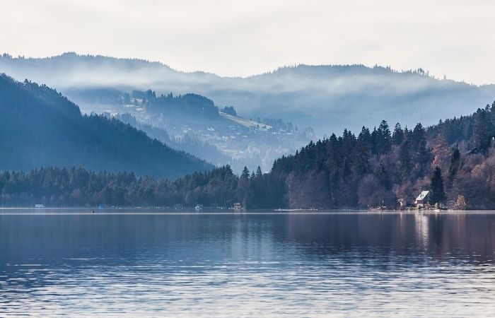 Las rutas de senderismo más espectaculares de Europa: lago titisee, Selva Negra, Alemania 