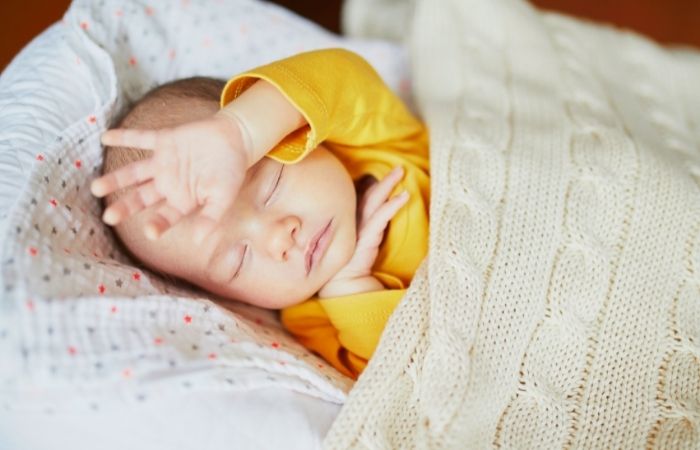 nombres vascos para niña: recién nacida dormida