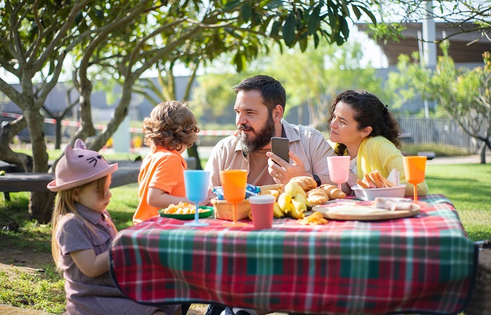 Papel de los padres en el desarrollo del habla de los niños en las comidas familiares