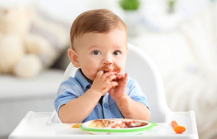 Ensuciarse al comer con las manos potencia su autonomía