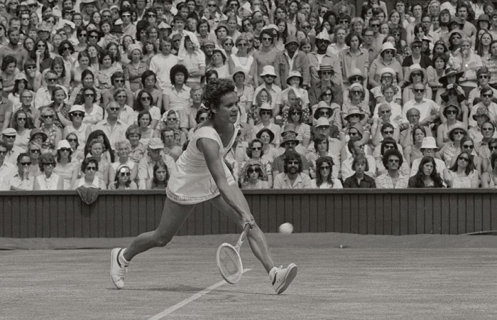 Margaret Court, entre las mejores tenistas de la historia, en la pista