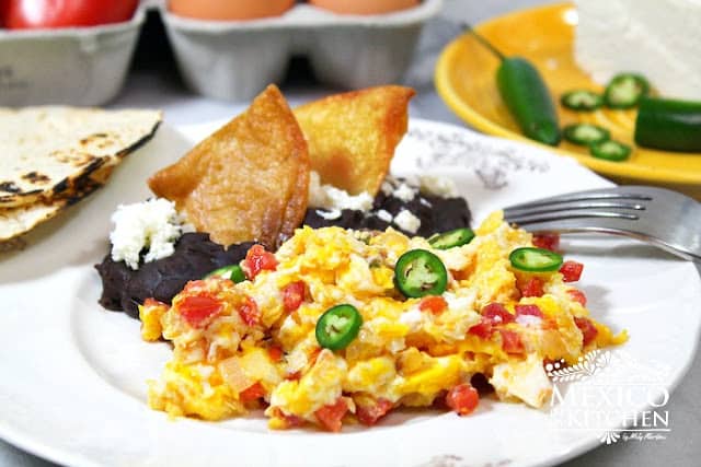 Desayunos internacionales: huevos revueltos al estilo mexicano