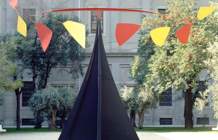 acercar el arte a los niños. Escultura móvil de Alexander Calder Reina Sofía