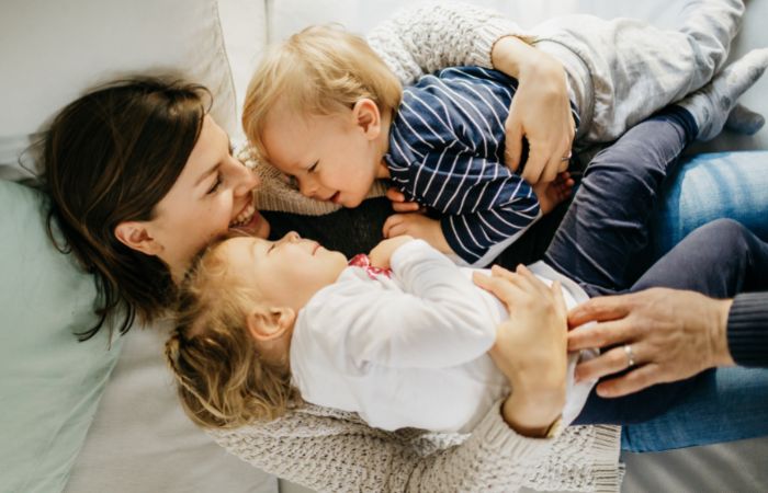 Autoestima infantil: la importancia de los abrazos y los besos