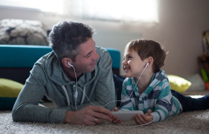 Audiolibros y podcast infantiles en familia