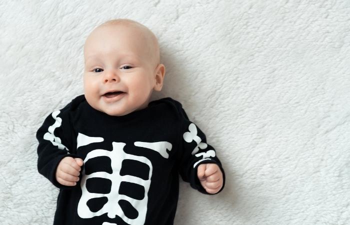Disfraces de Halloween para bebés: de esqueleto