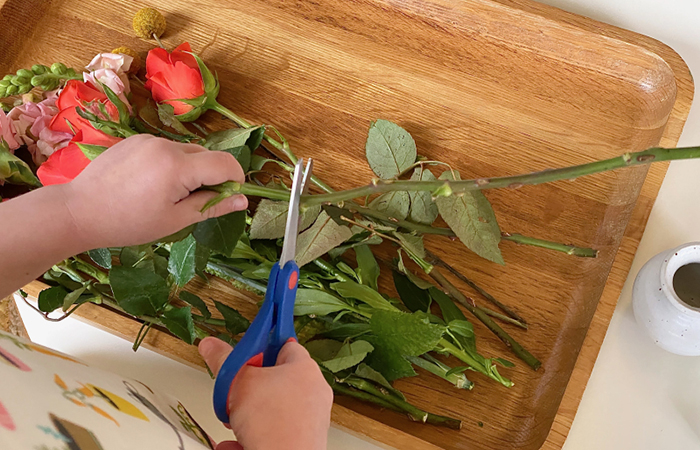 Cómo hacer arreglos florales Montessori