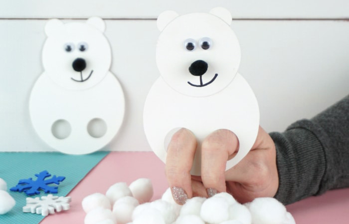 Marionetas de dedo de oso polar con cartulina