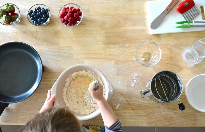Ideas Montessori para cocinar: pancakes con frutas