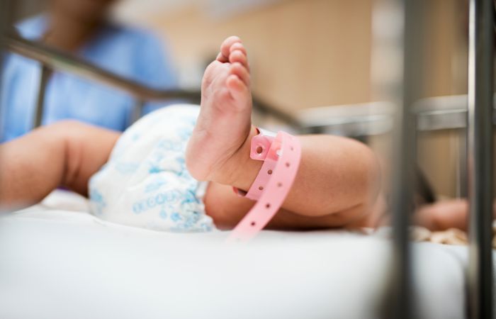 Visitar a un recién nacido en el hospital