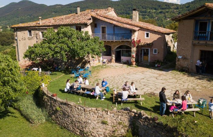 Vacaciones en familia en Mas Garganta: una experiencia única en el corazón del Vall d&#8217;en Bas