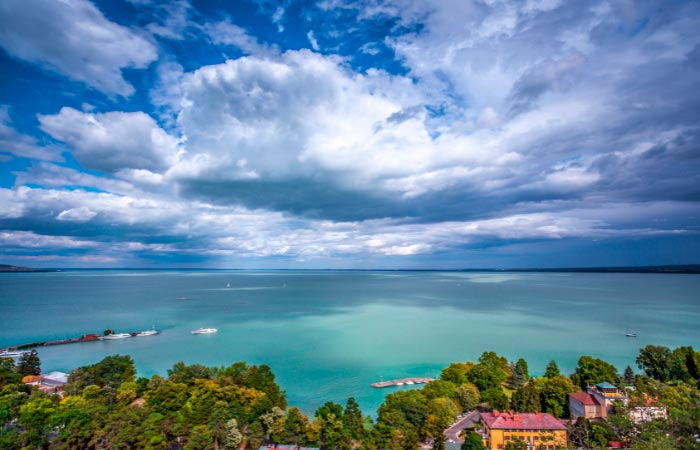 lagos más bonitos de Europa: lago balaton hungria europa