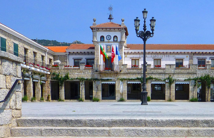 Plaza del Ayuntamiento, Hoyo de Manzanares