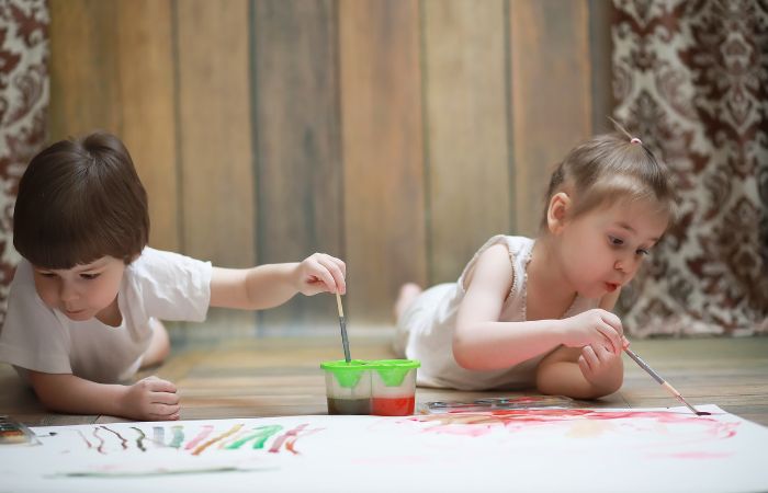 Potenciar el desarrollo intelectual pintando juntos