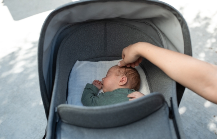 Accesorios para proteger a los bebés del calor en los carritos